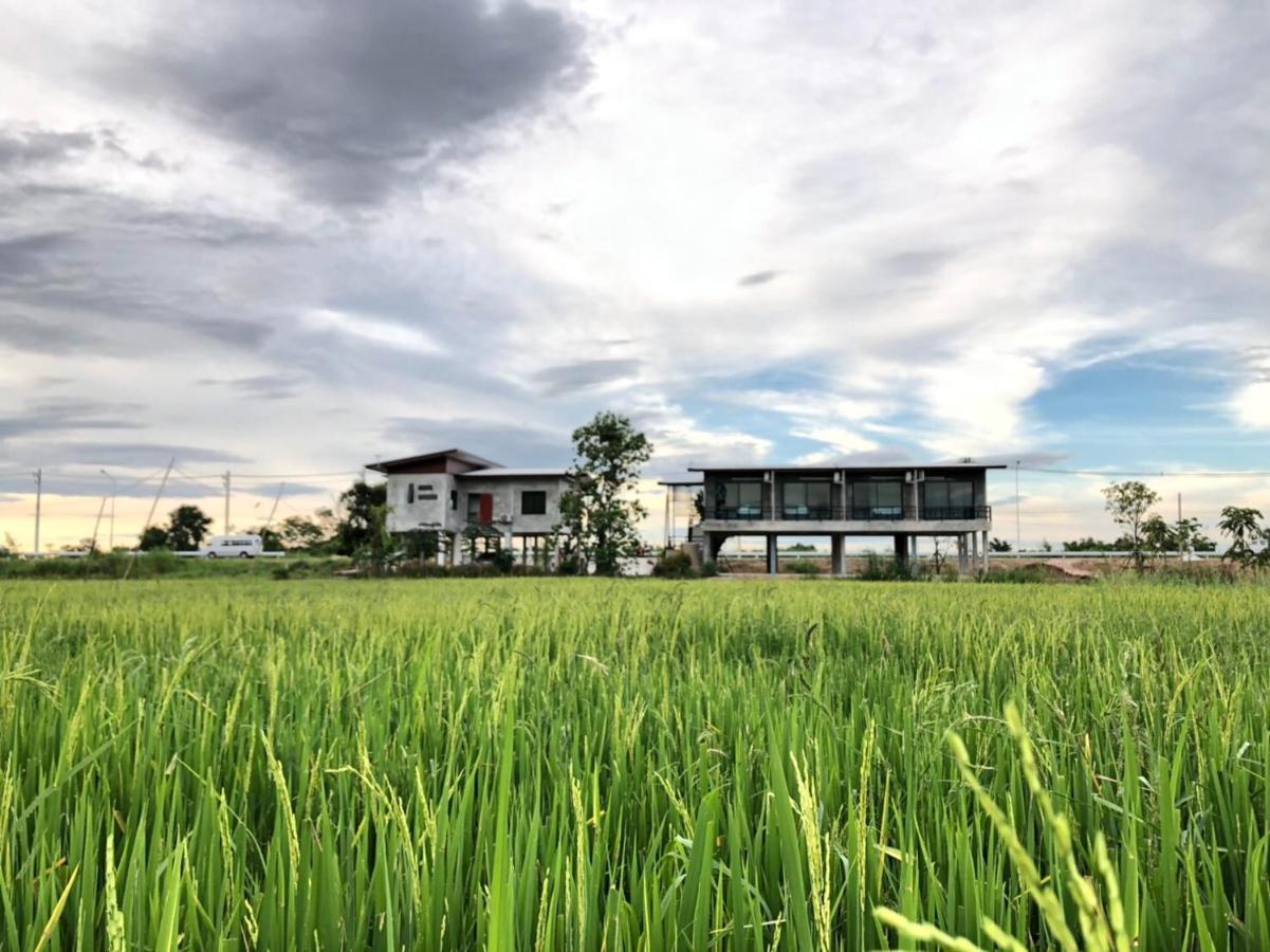 Ban Suweena Uthai Thani Bagian luar foto